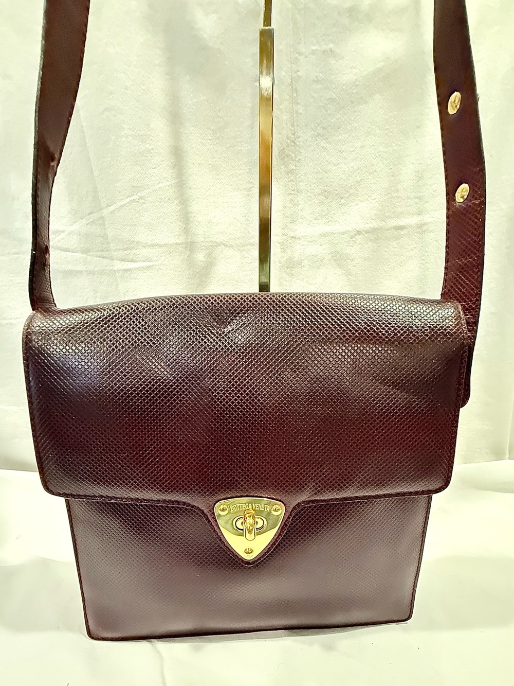 Vintage Bottega Veneta Bordeaux Colored Textured Leather Shoulder/Crossbody Bag
